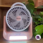 تصویری از پنکه شارژی رومیزی fengsite مدل FT_729 رنگ صورتی با چراغ روشن