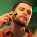 تصویری از تراشیدن ریش با ماشین اصلاح صورت وان بلید فیلیپس OneBlade QP2724/10