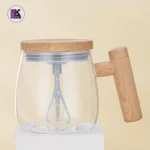 تصویری از ماگ همزن‌ دار پیرکس ۴۰۰ میلی‌لیتری